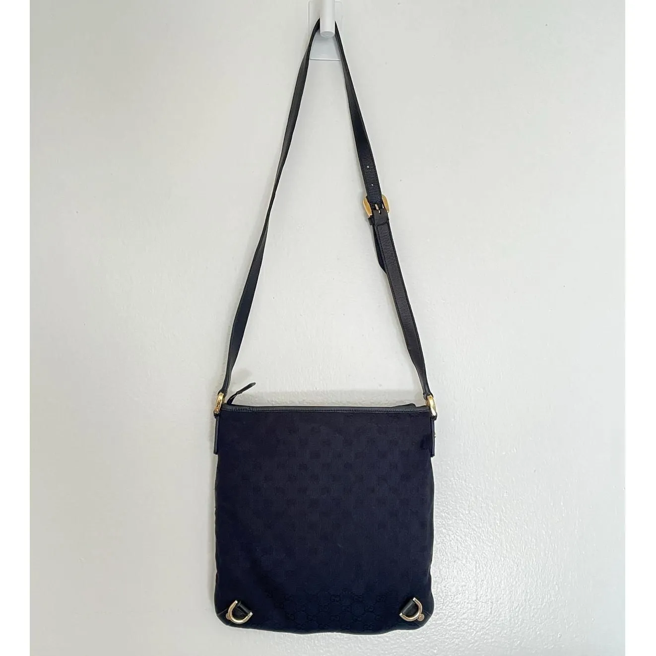 Listing Image Blurred Background
