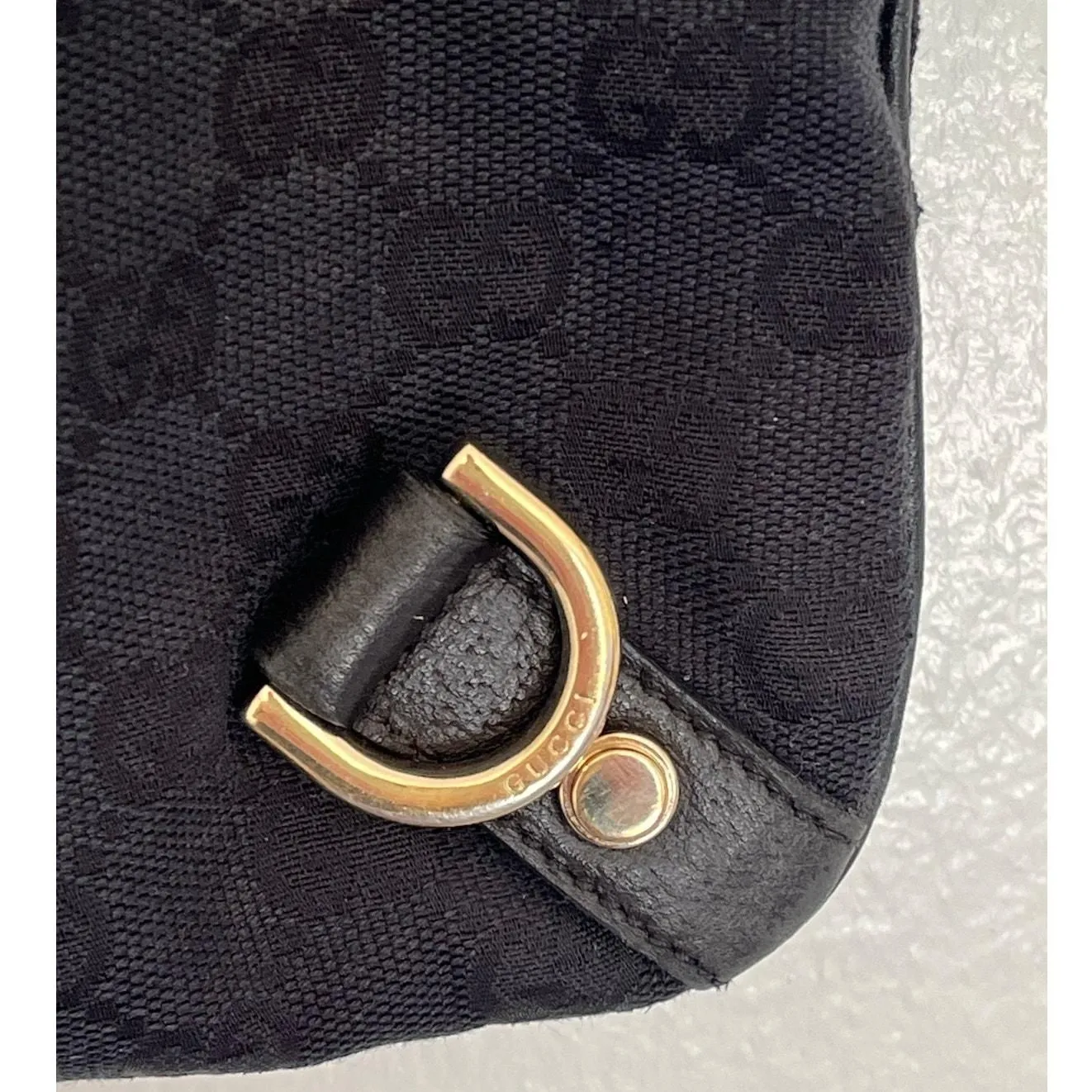 Listing Image Blurred Background