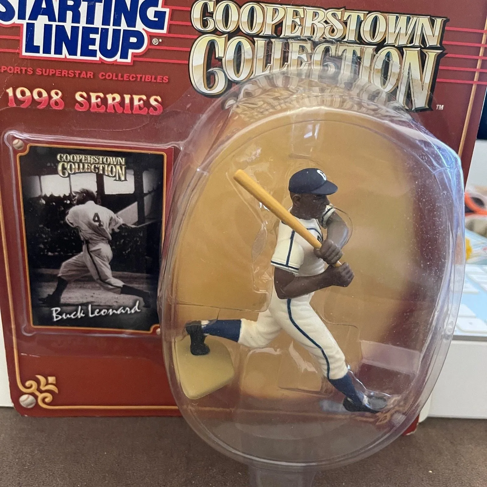 Product image for Starting Lineup 1998 Buck Leonard Homestead Grays MLB Cooperstown Figure & Card