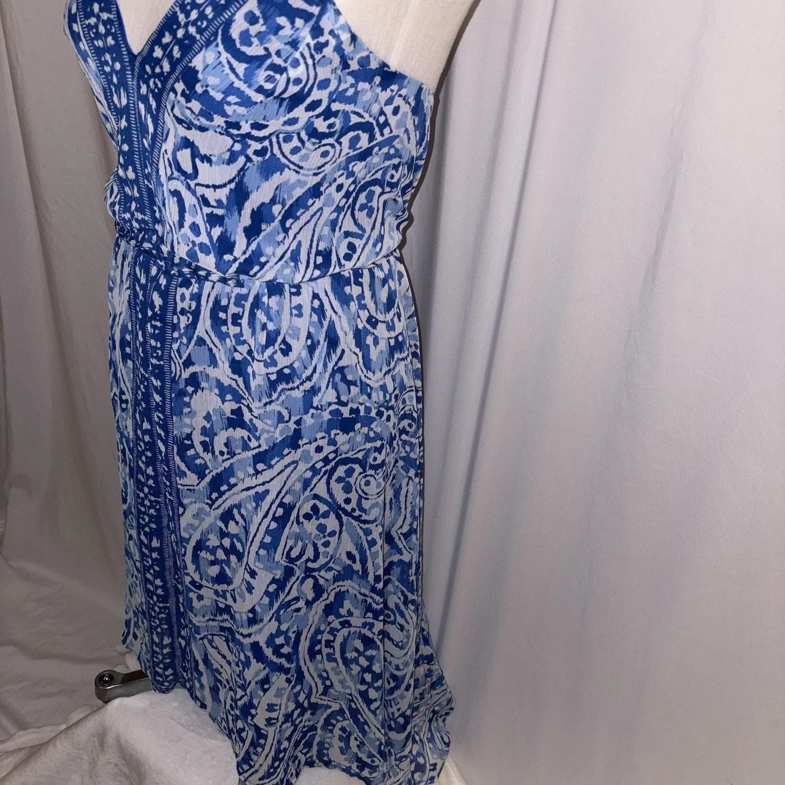 Listing Image Blurred Background