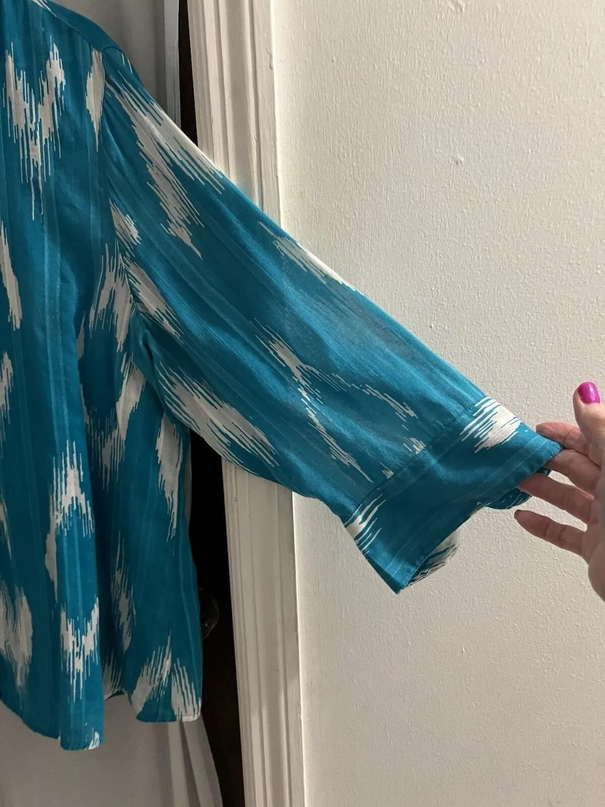 Listing Image Blurred Background