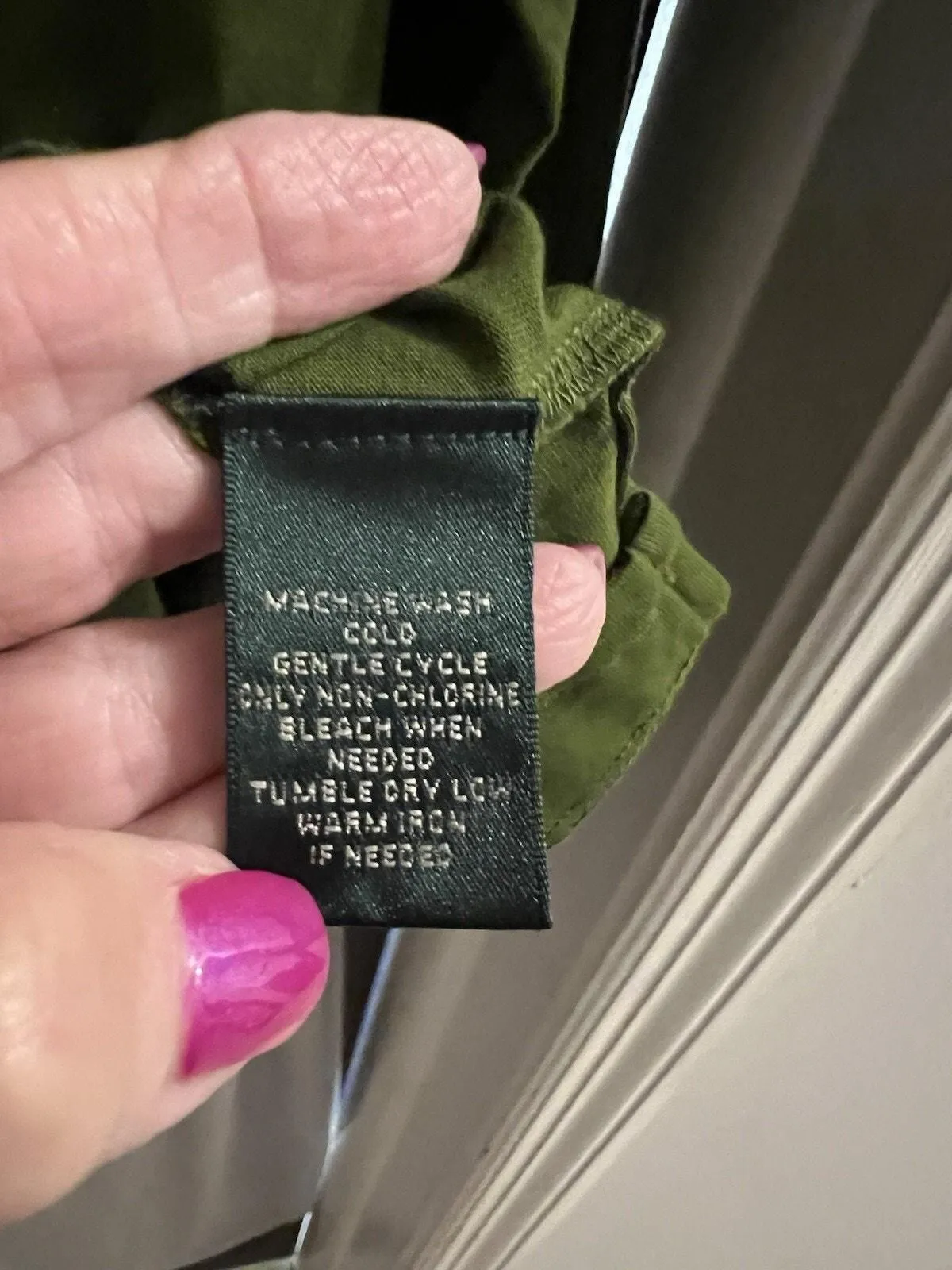 Listing Image Blurred Background