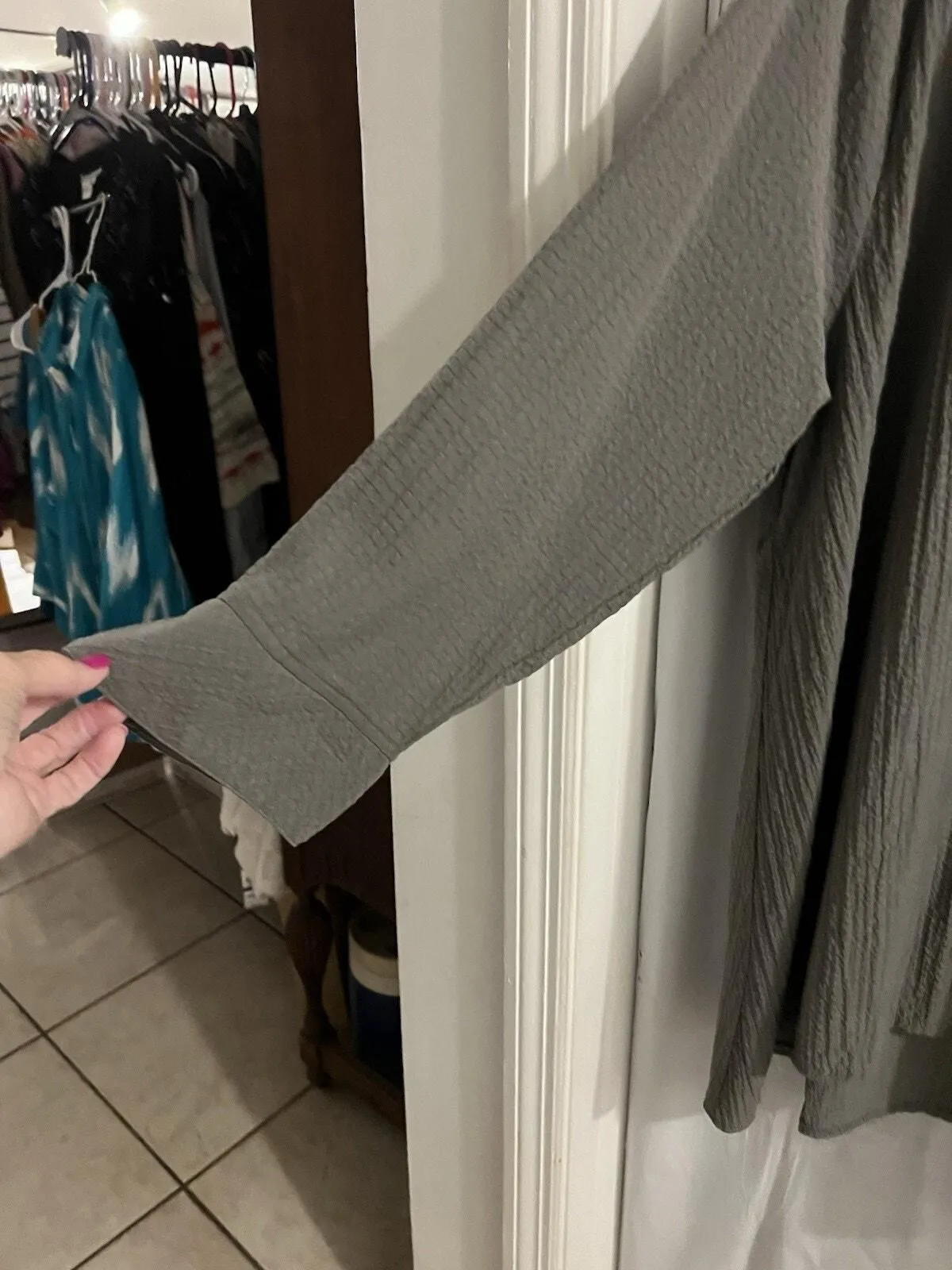 Listing Image Blurred Background