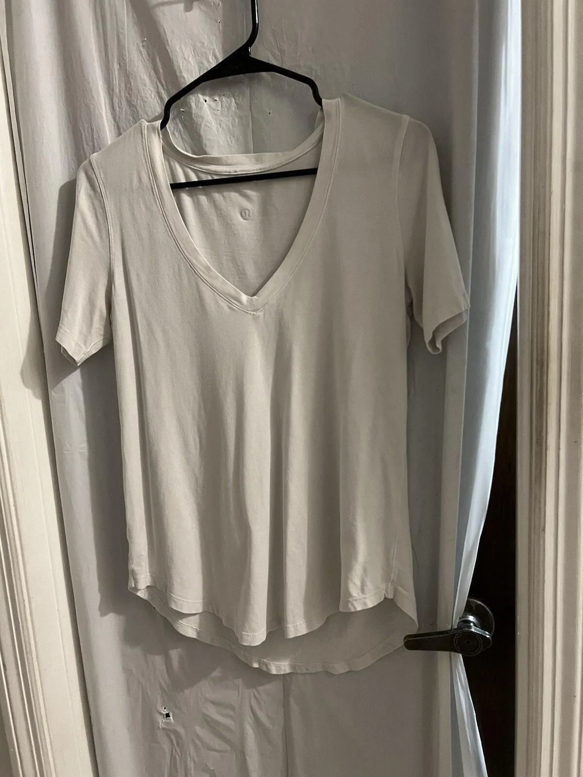 Product image for Lululemon Women’s V Neck T-Shirt Love Size 8 White Athleisure Shirt Top Sz L - Lululemon