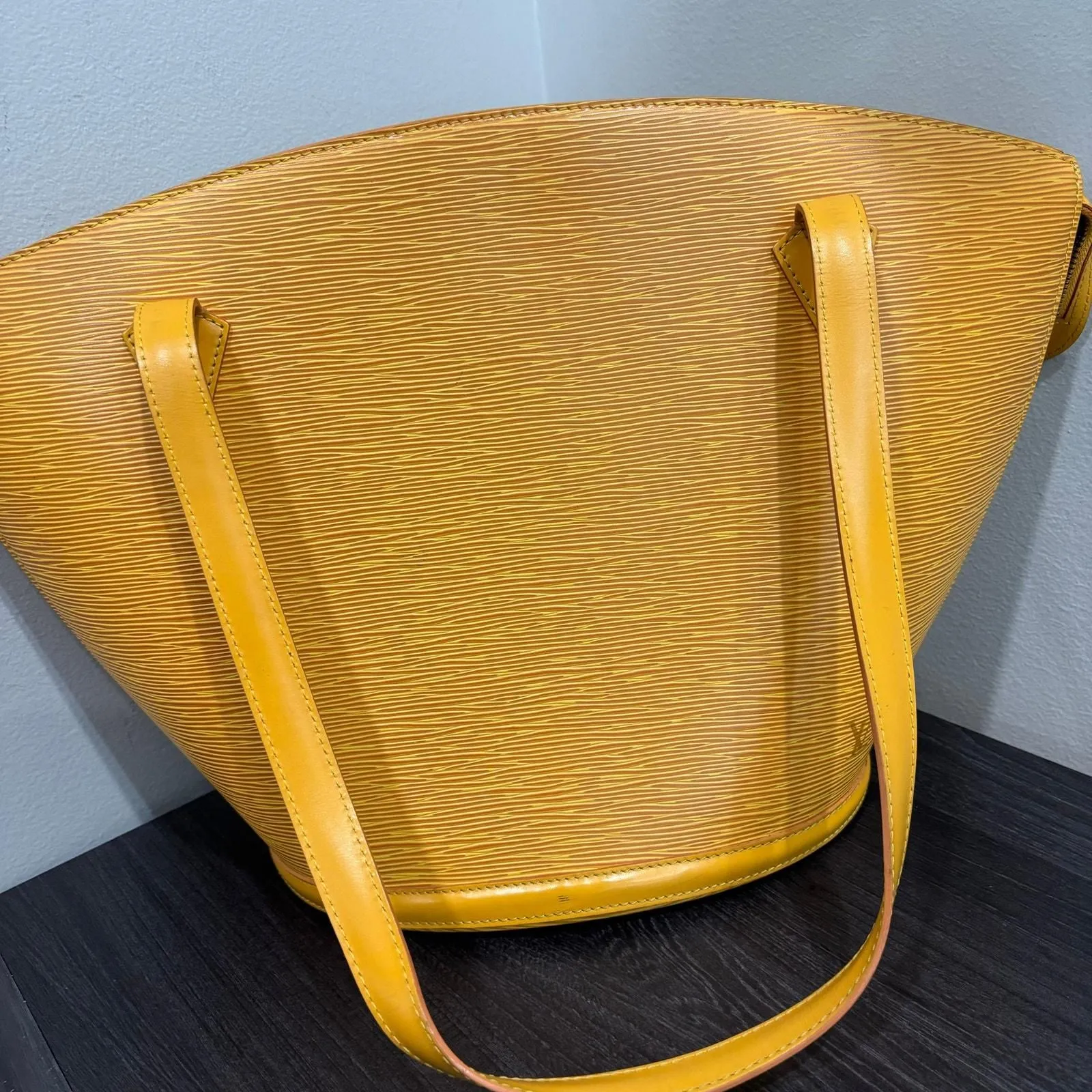 Product image for #305 LOUIS VUITTON Epi Saint Jacques GM