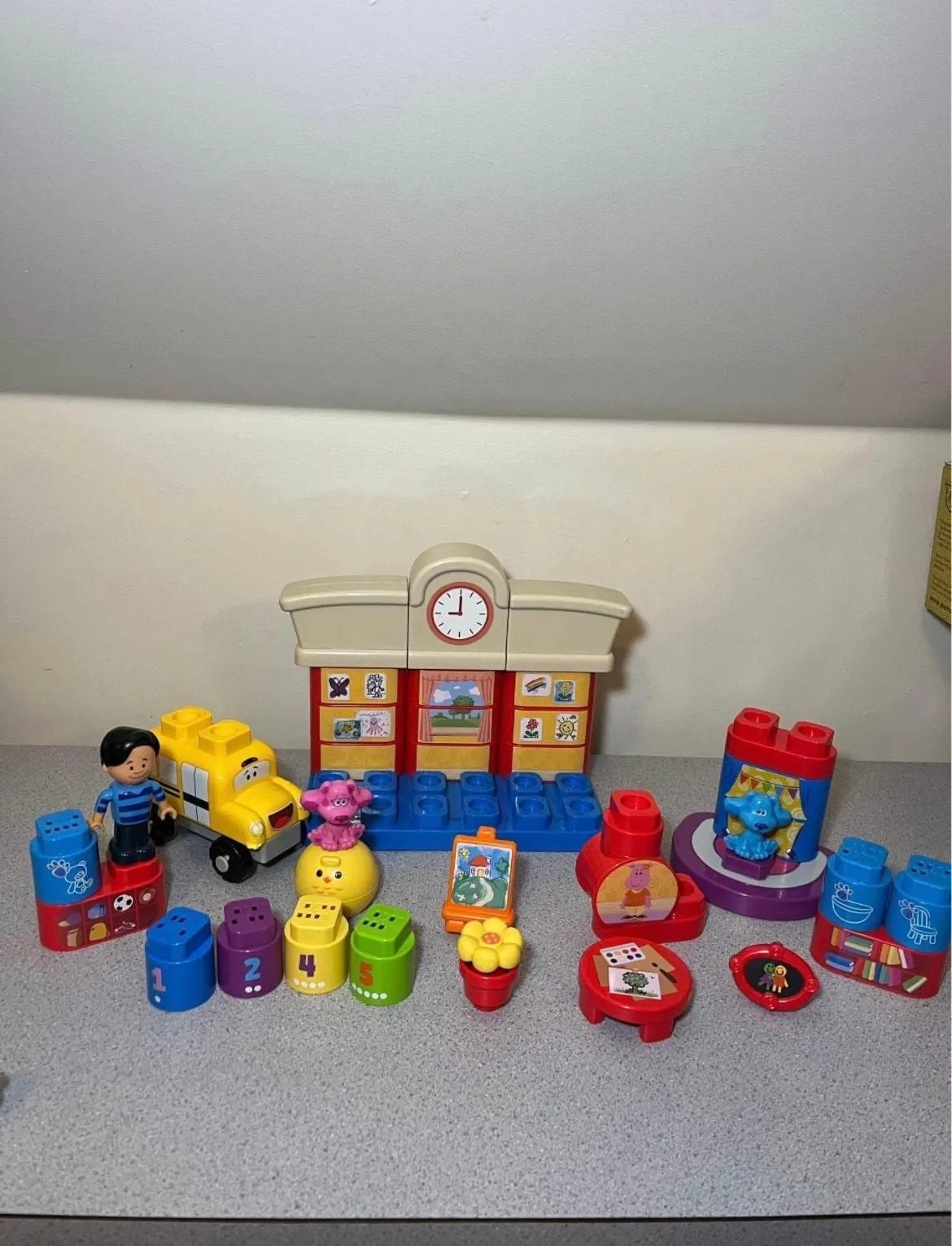 Product image for Blues Clues LeapFrog LeapBuilders School Building Blocks Set