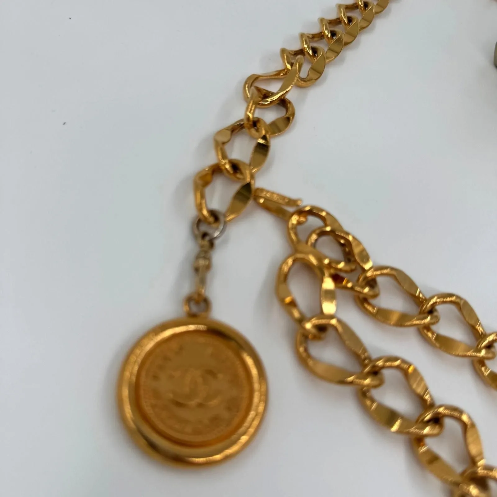 Listing Image Blurred Background