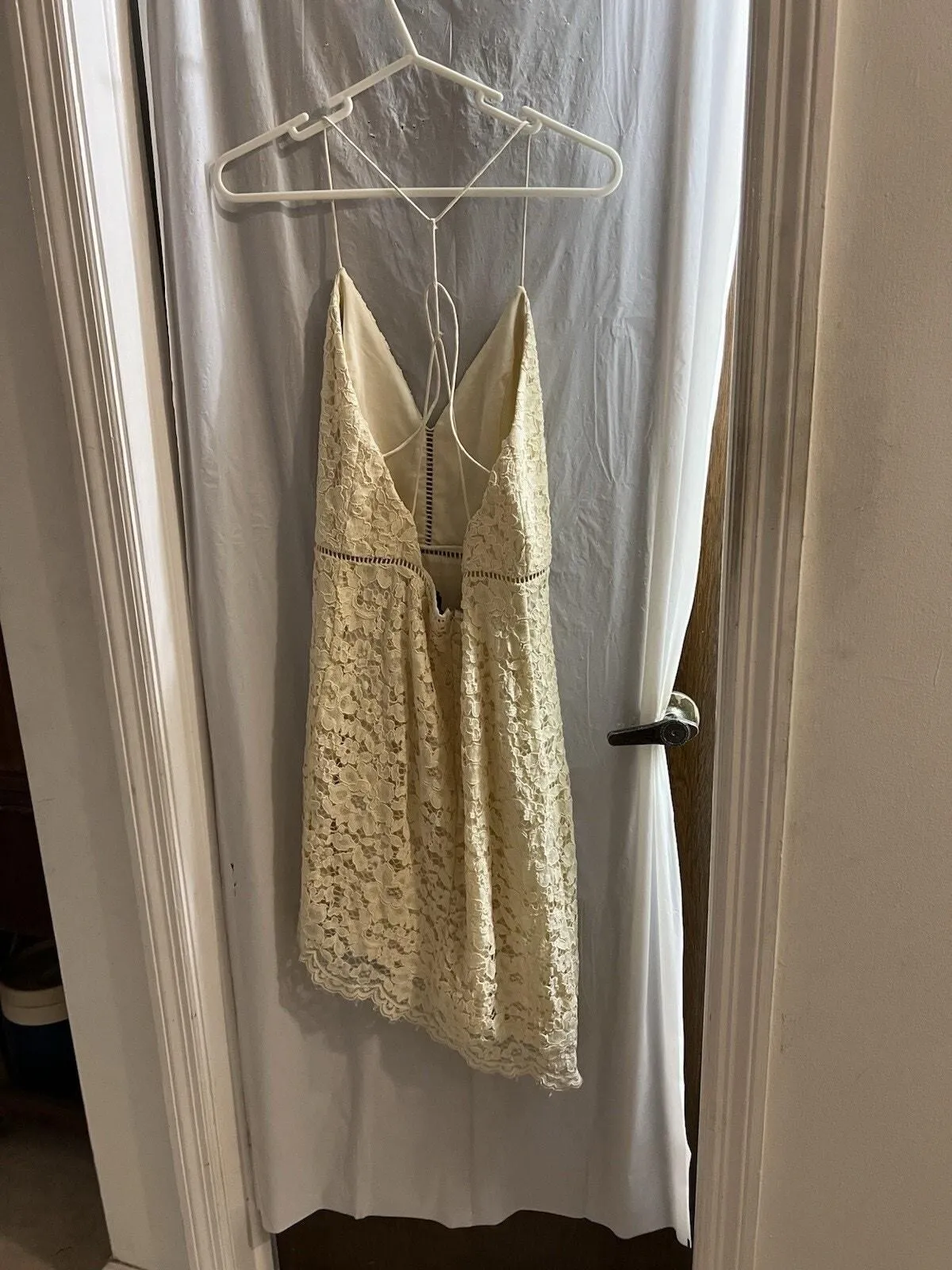 Listing Image Blurred Background