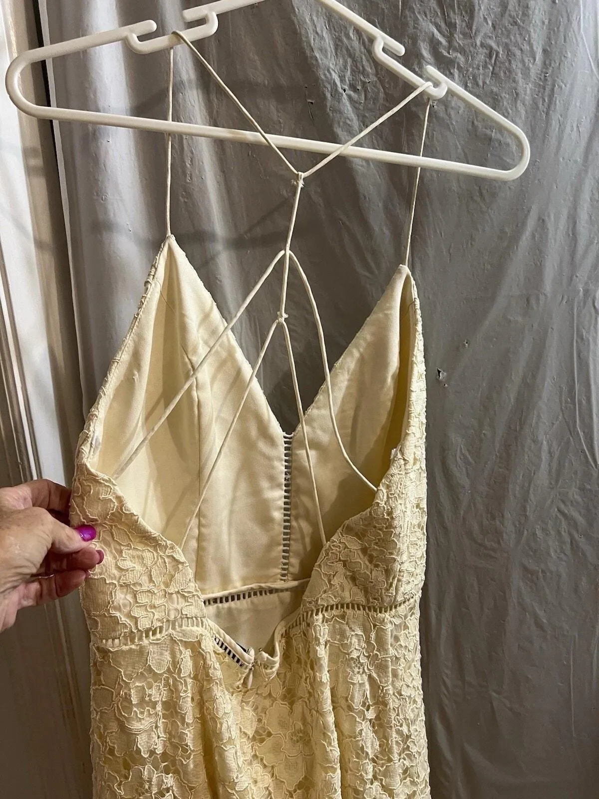 Listing Image Blurred Background
