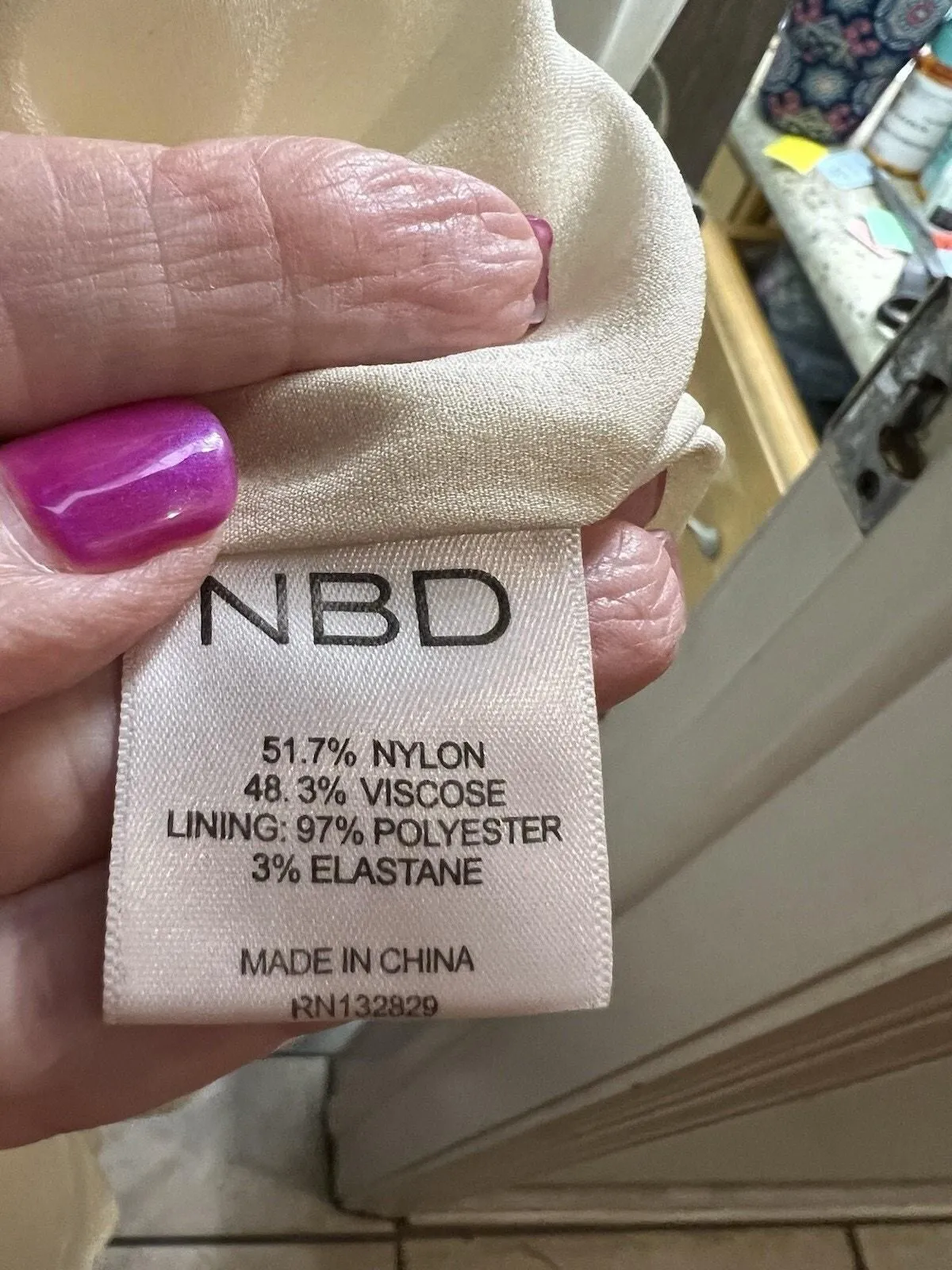 Listing Image Blurred Background