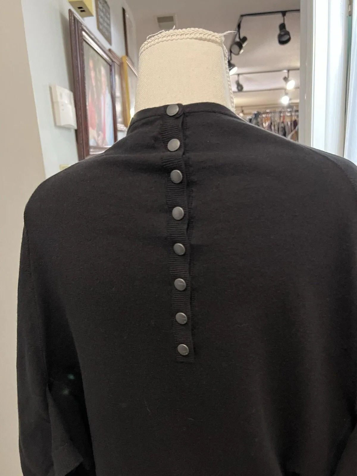 Listing Image Blurred Background