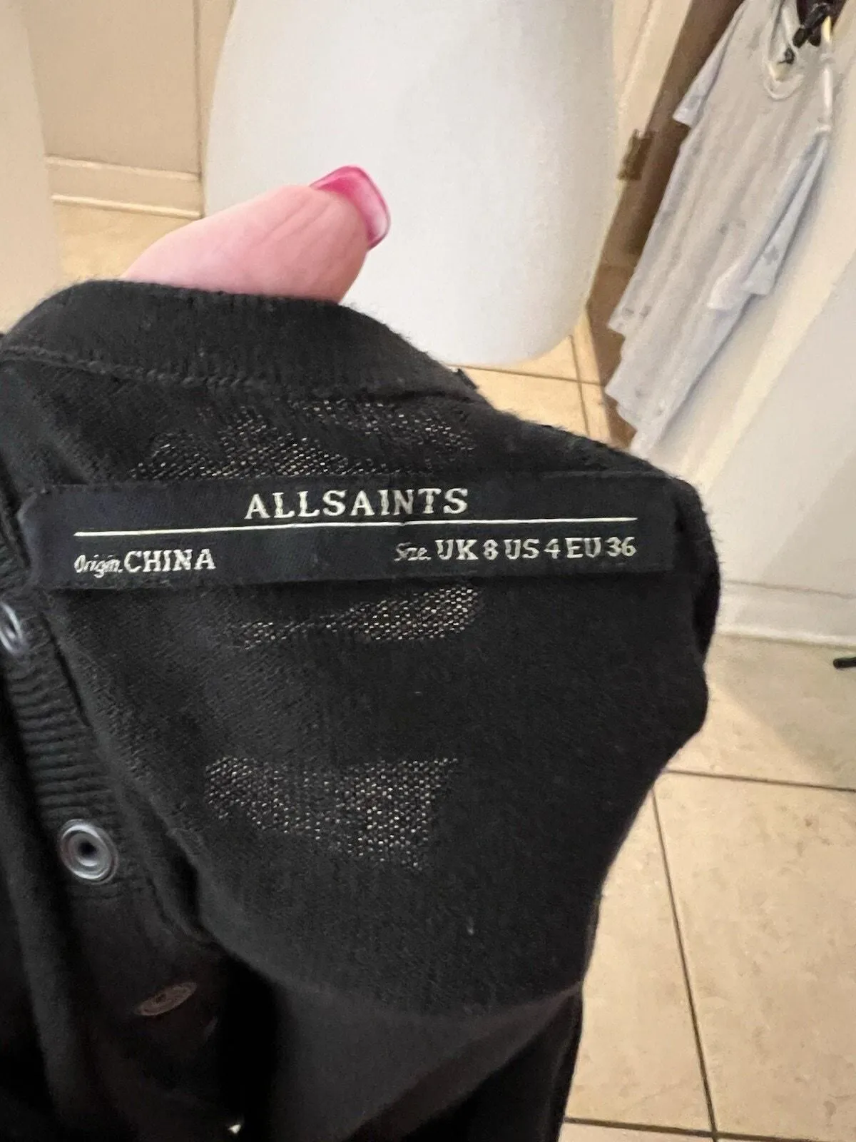 Listing Image Blurred Background