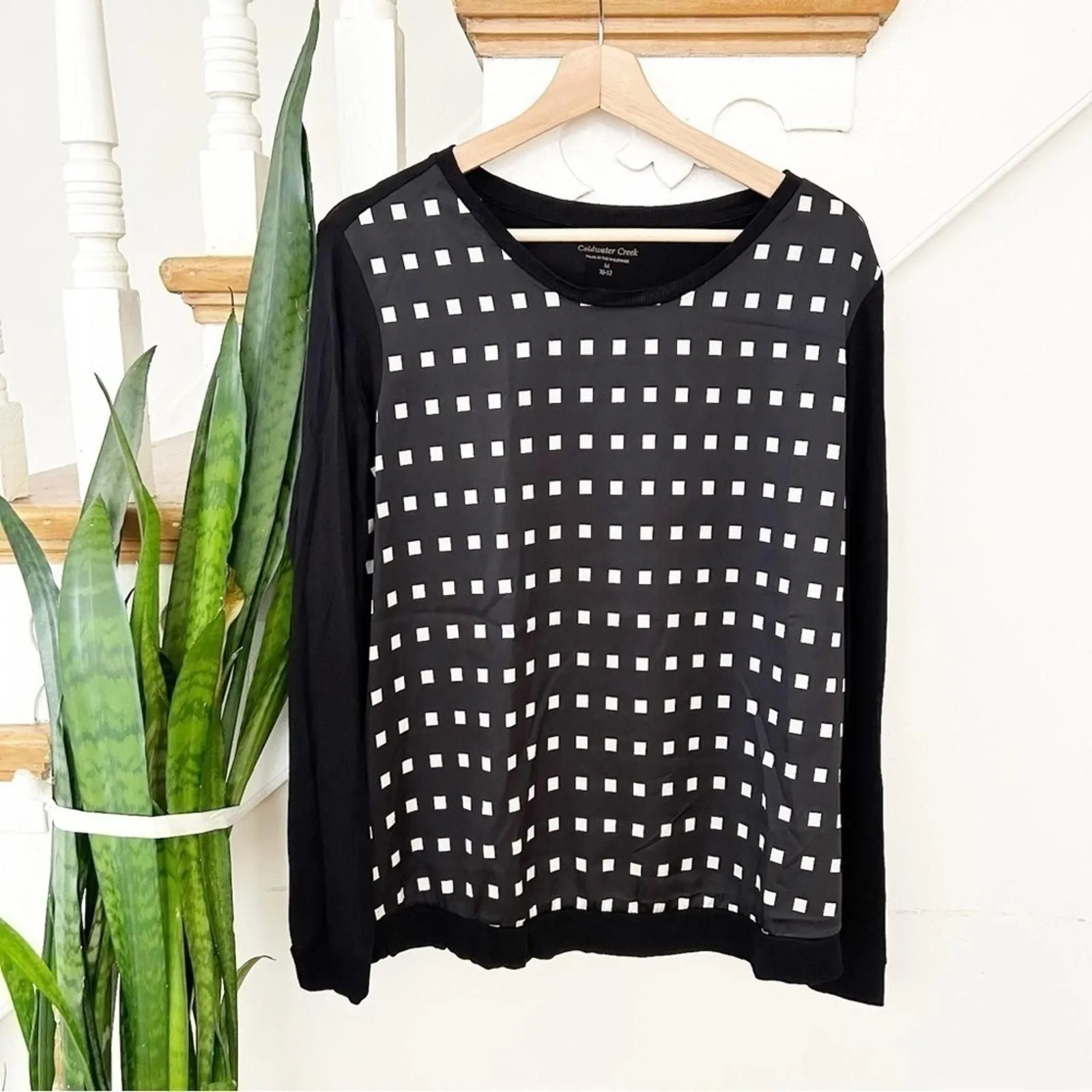 Product image for Coldwater Creek Black White High Rise Windows Long Sleeve Round Neck Top Size M - new-without-tags - Coldwater Creek