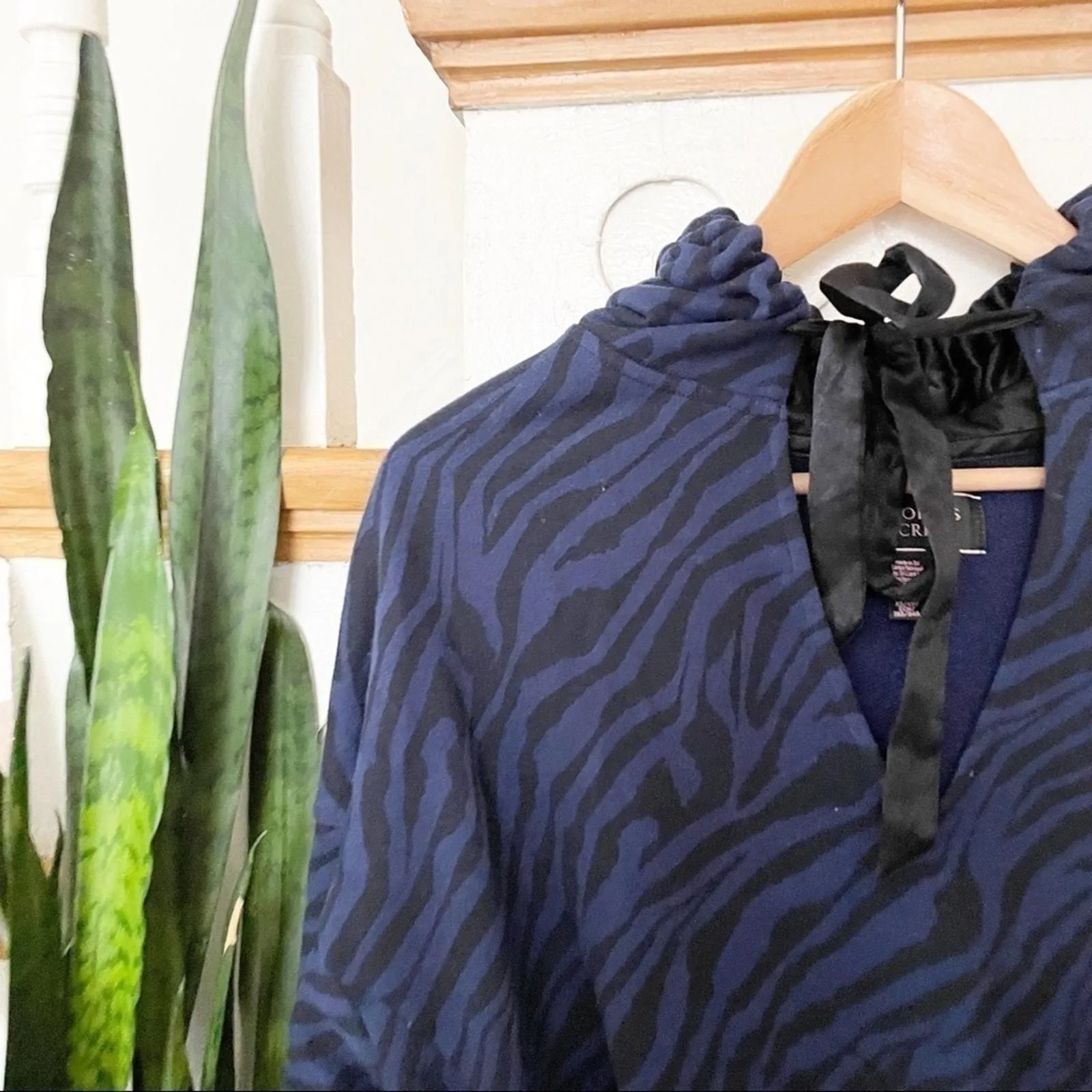 Listing Image Blurred Background