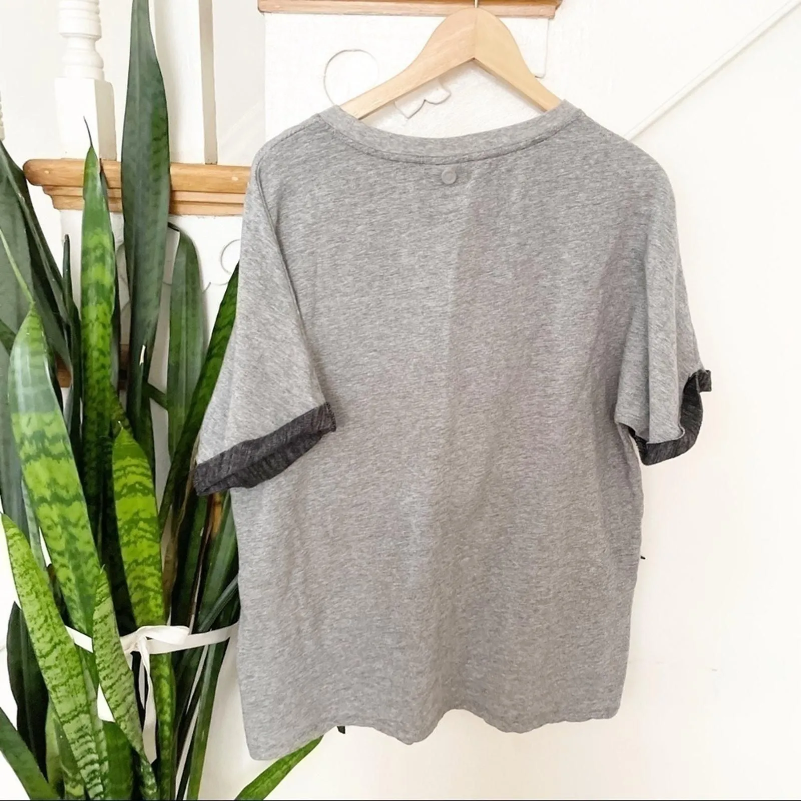 Listing Image Blurred Background