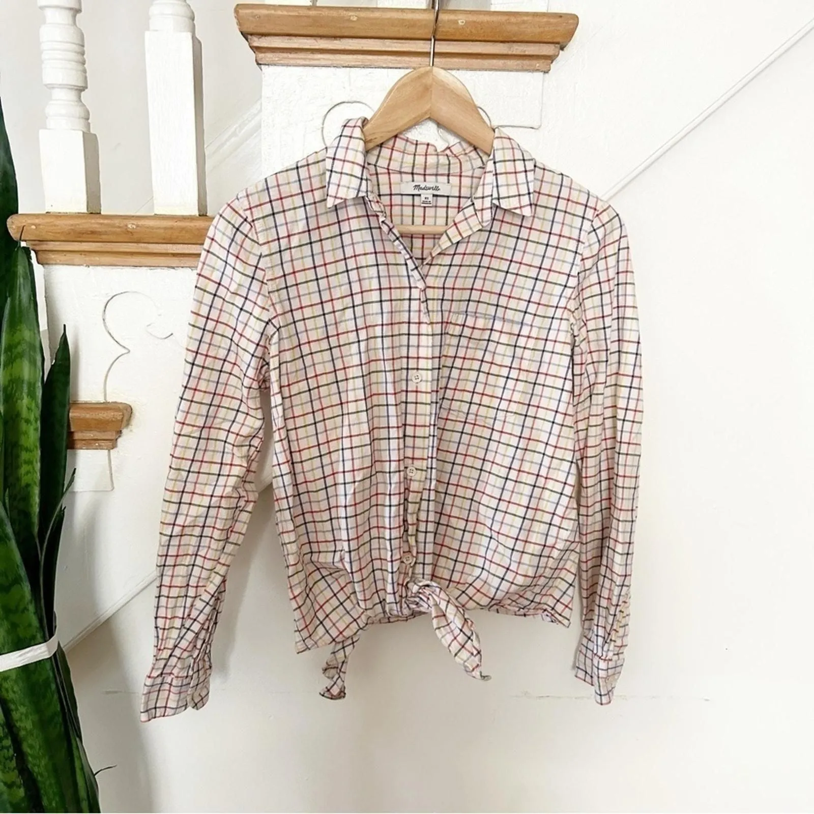 Product image for Madewell Tie-Front Button-Down Cropped Shirt in Rainbow Plaid K5783 Size X-Small - new-without-tags - Madewell