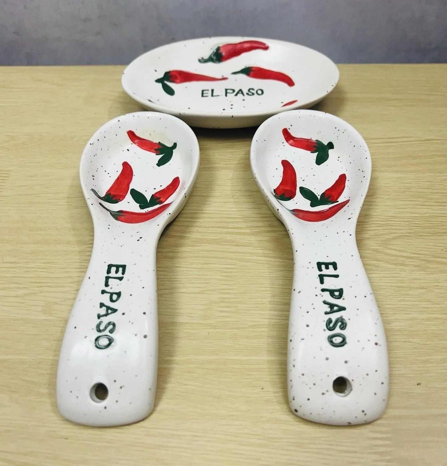 Product image for EL PASO Red Hot Chili Peppers Ceramic Spoon Rest Set of 3 - pre-owned---good