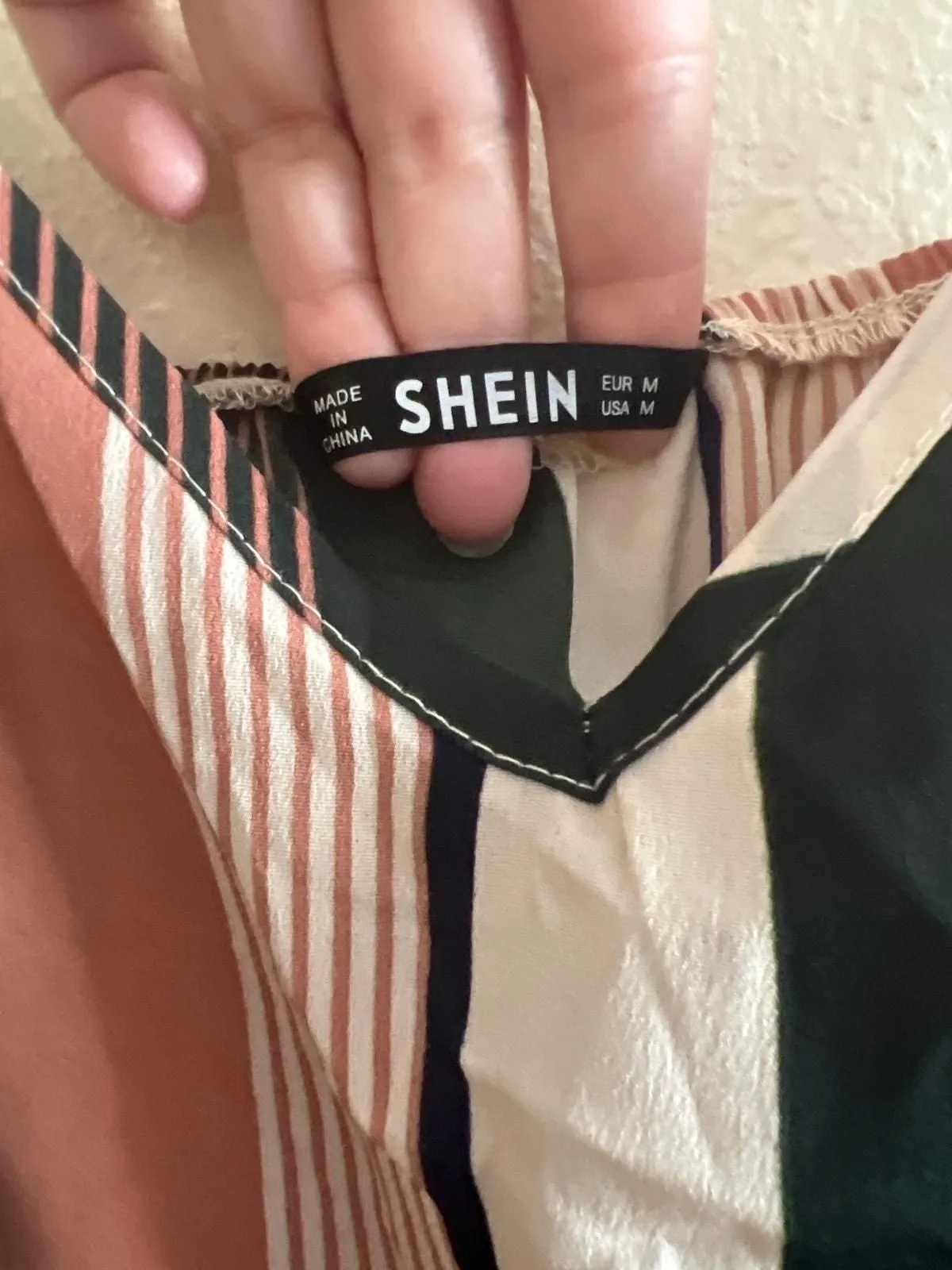 Listing Image Blurred Background
