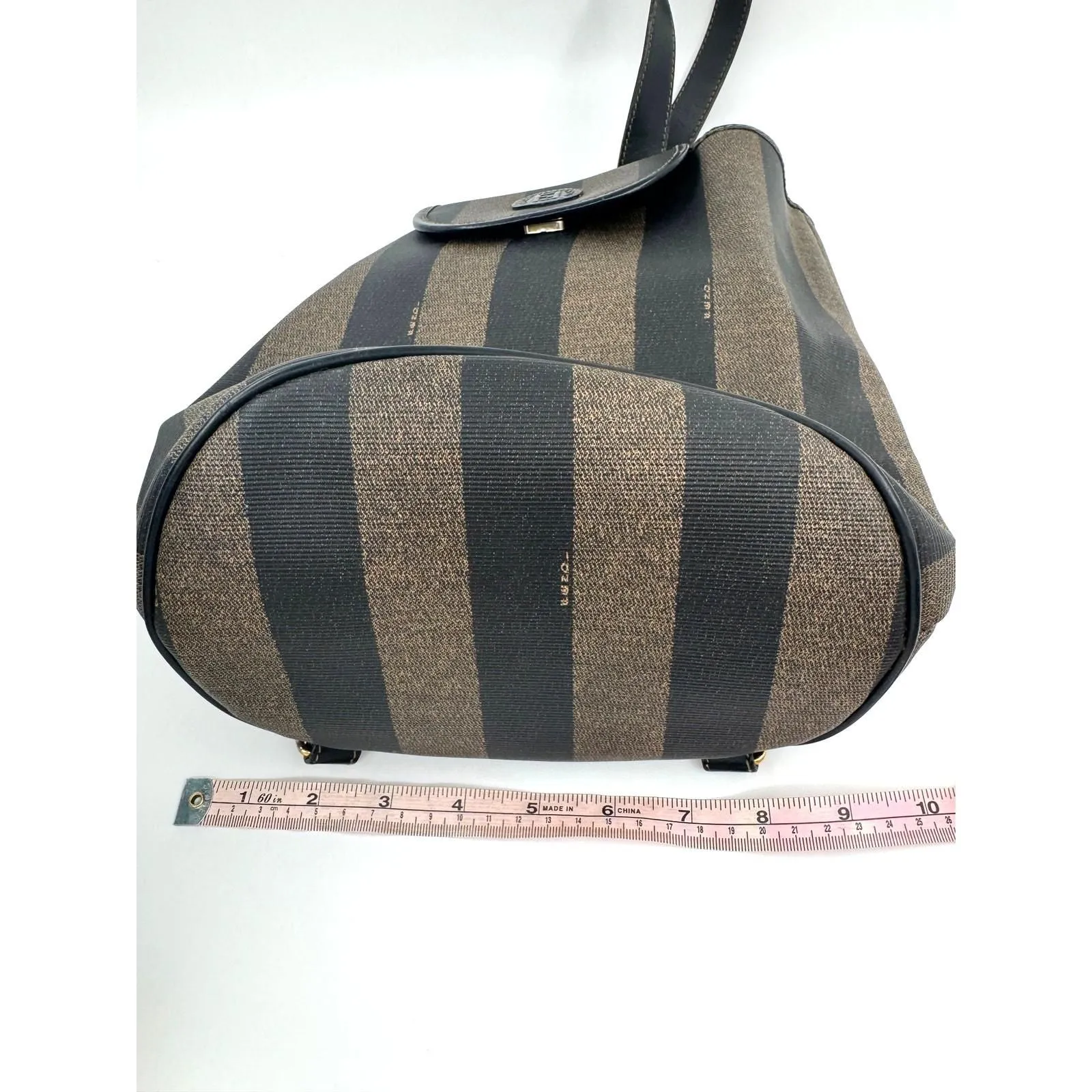 Listing Image Blurred Background