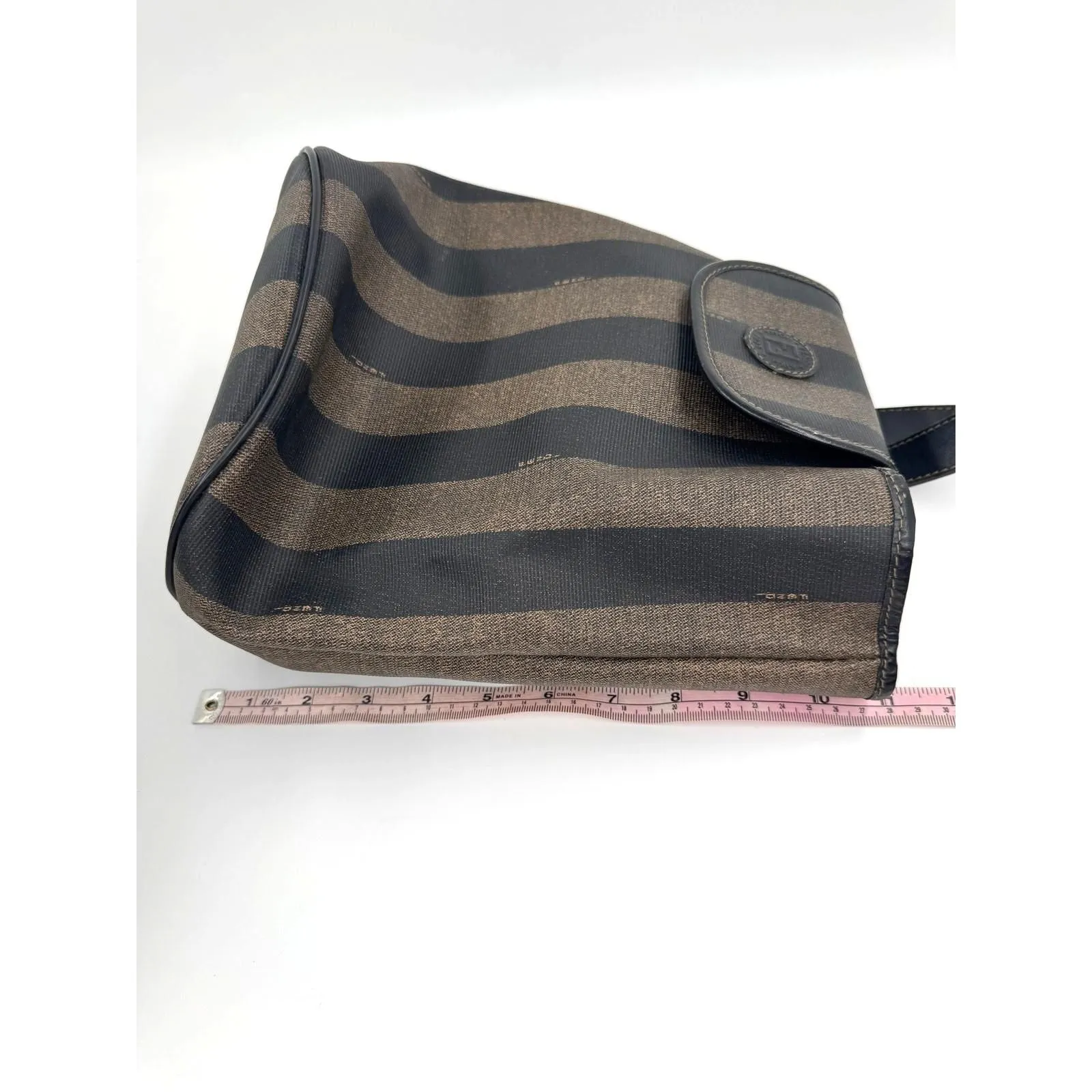Listing Image Blurred Background