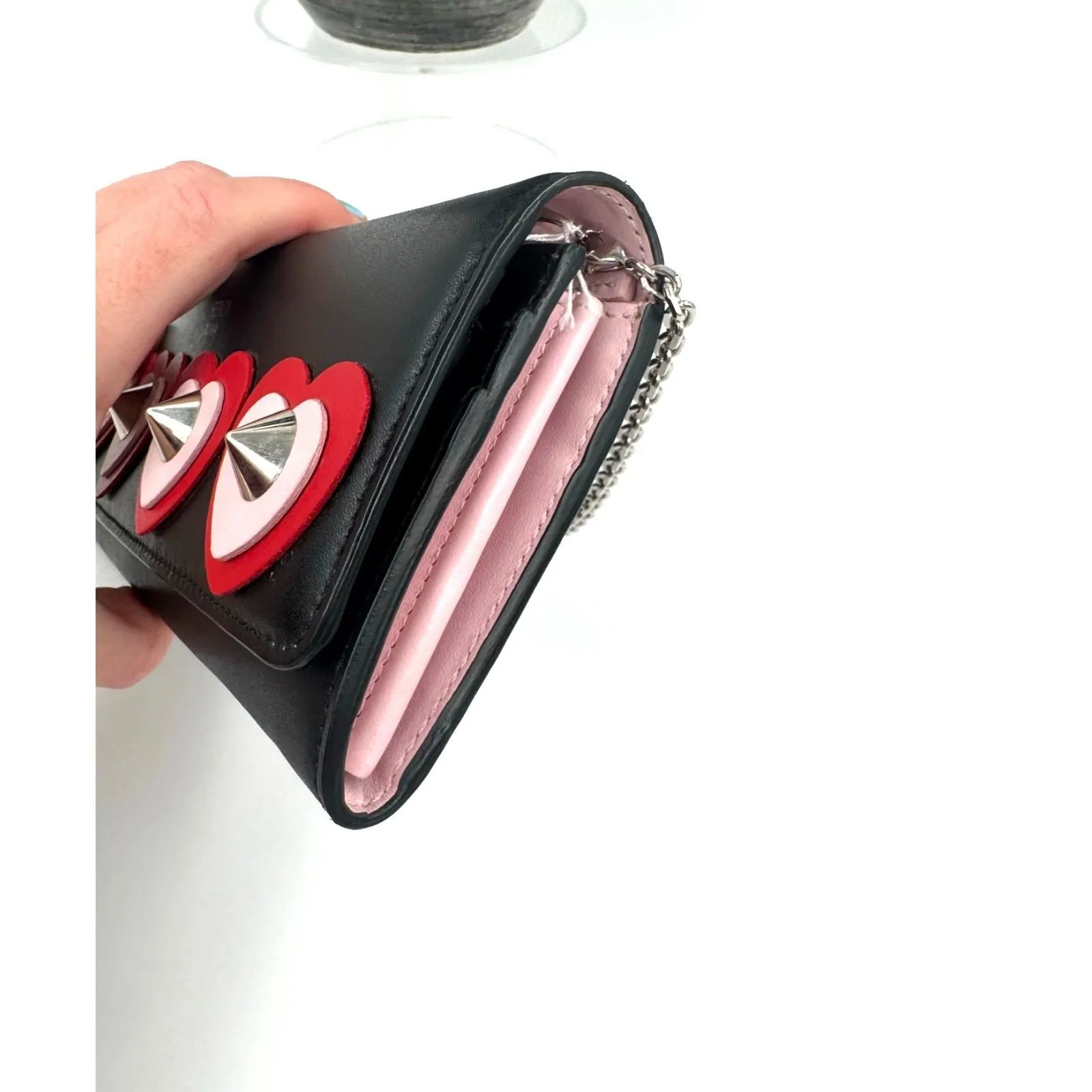 Listing Image Blurred Background