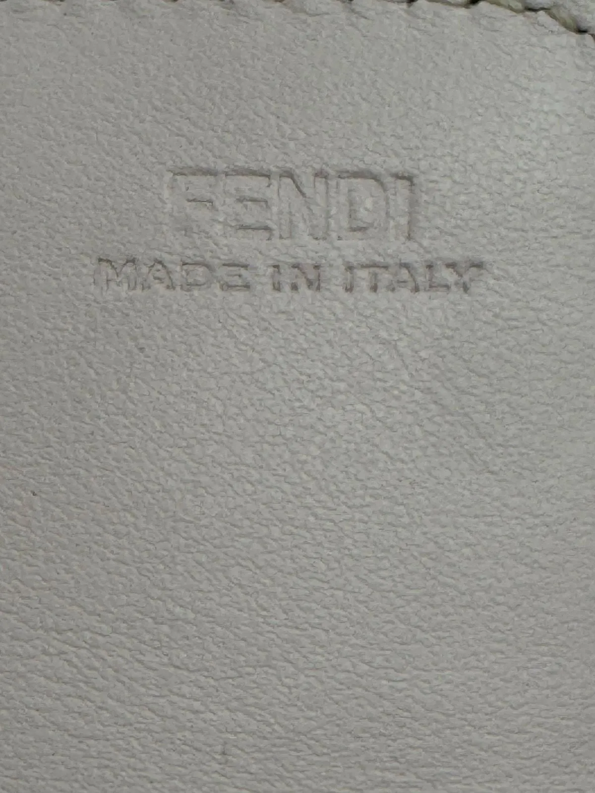 Listing Image Blurred Background