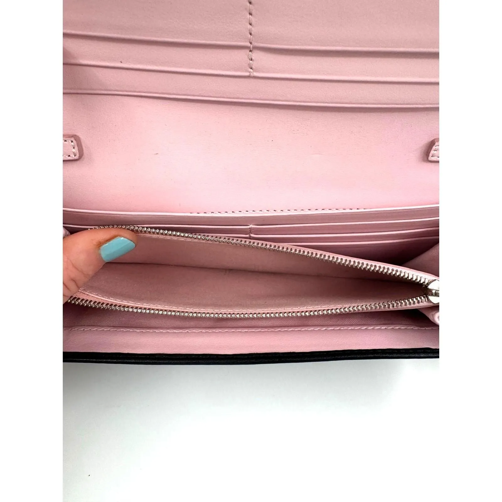 Listing Image Blurred Background