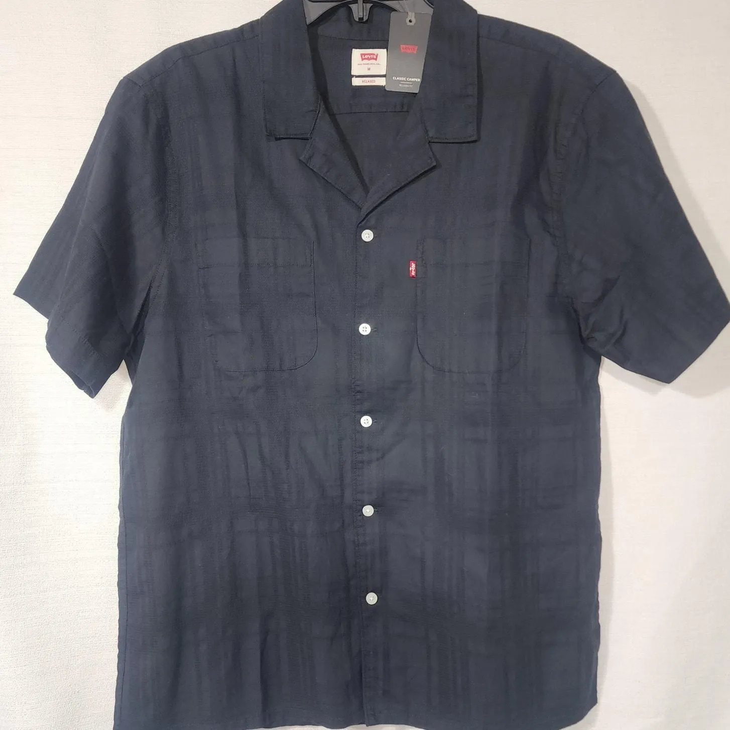 Product image for Levi's classic camper button down black shirt men's medium - new-with-tags - Levi's