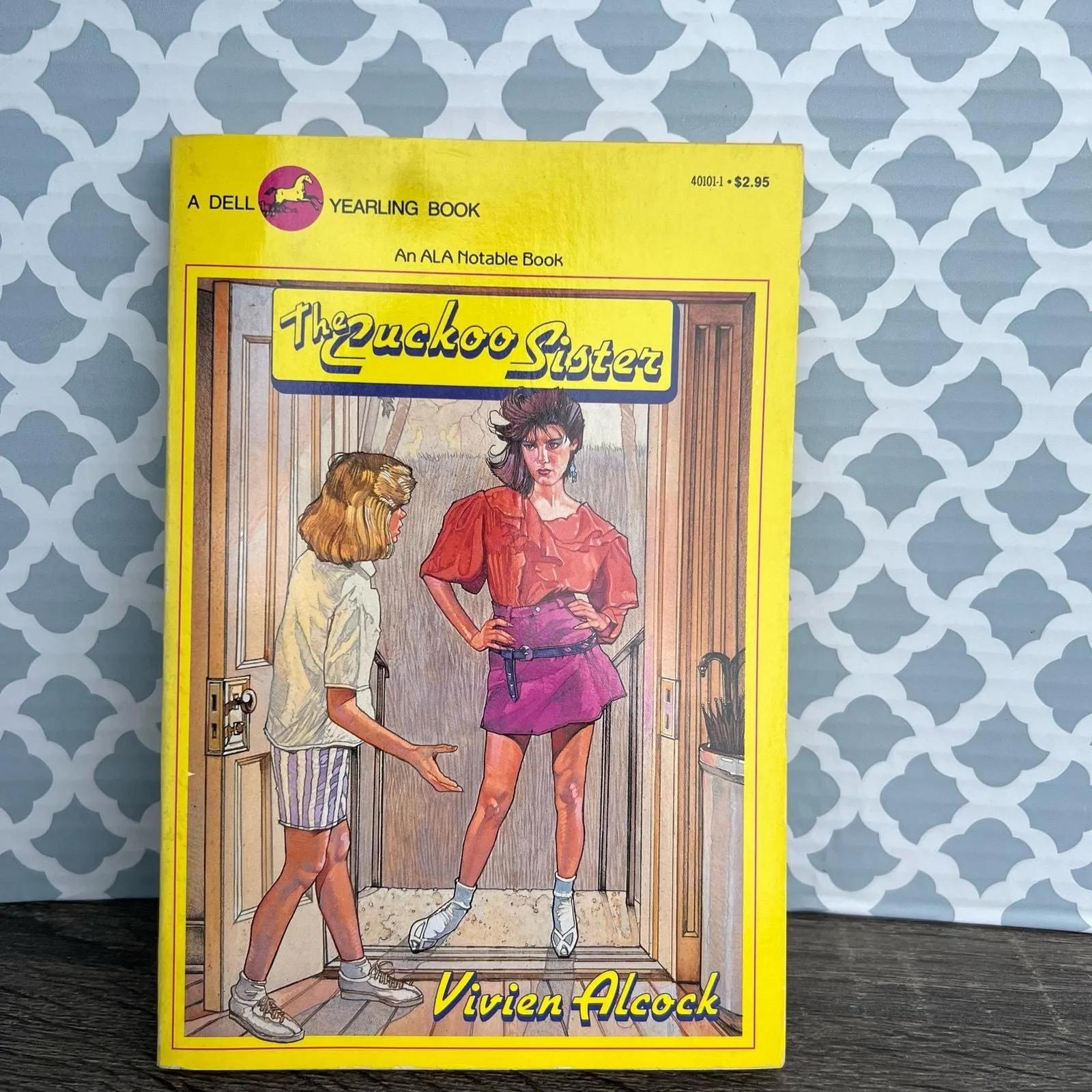 Product image for The Cuckoo Sister by Vivien Alcock Vintage Paperback Book Pre-Loved - Vintage Paperback - 1950 - 1999 - Vivien Alcock - Young Adult - Softcover - good