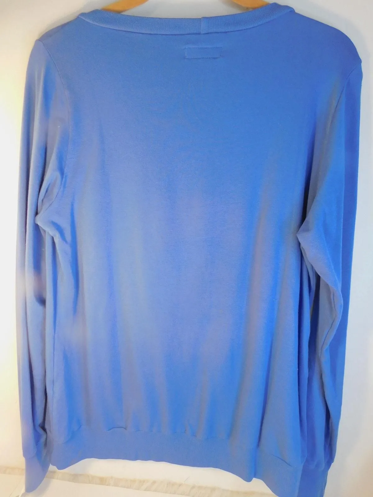 Listing Image Blurred Background