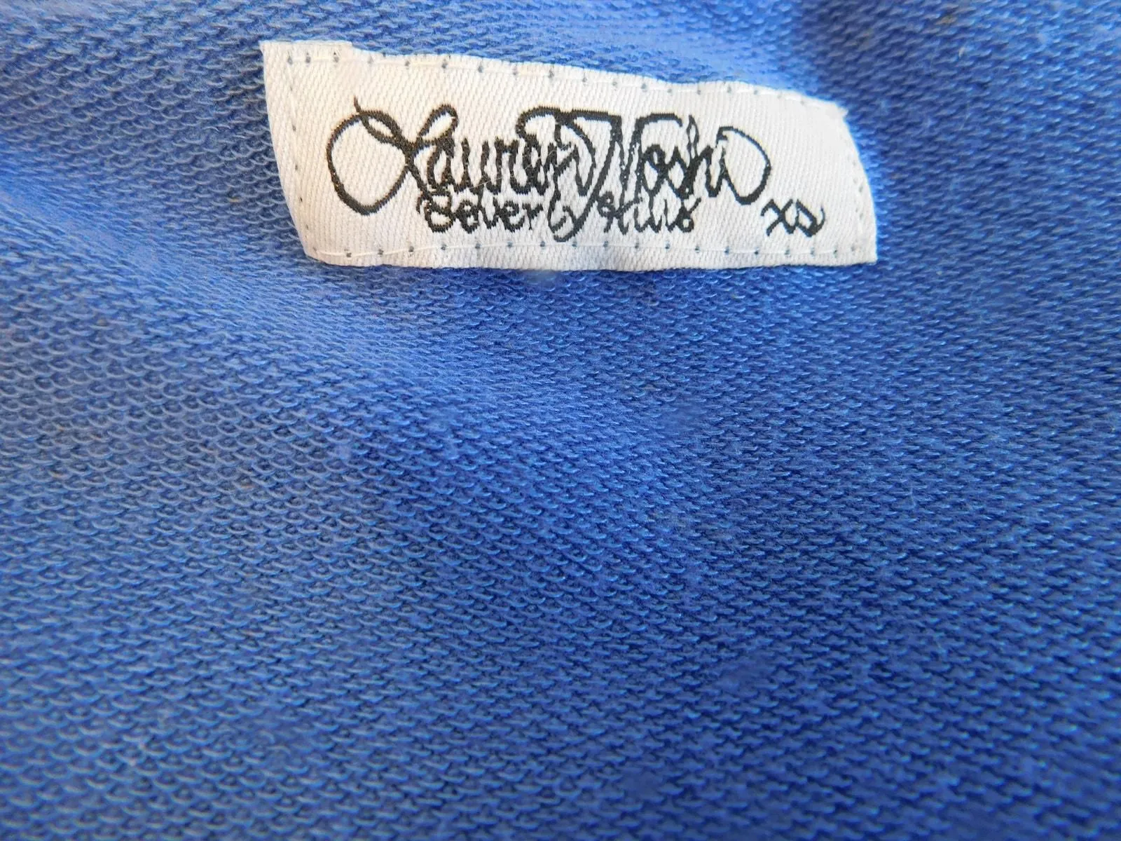 Listing Image Blurred Background