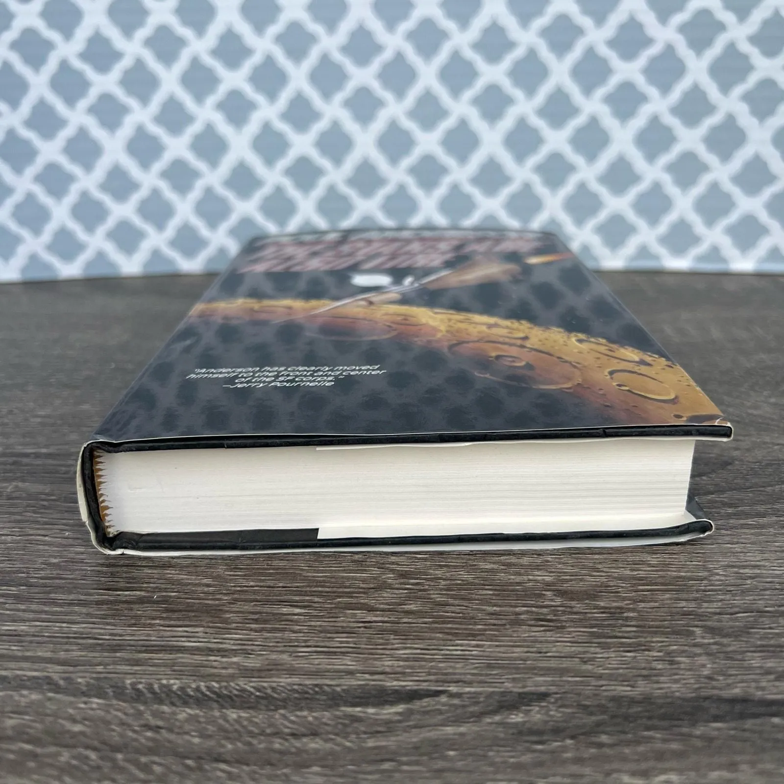 Listing Image Blurred Background