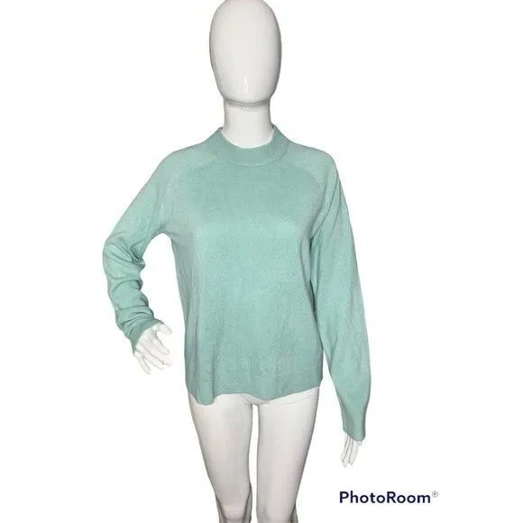 Listing Image Blurred Background