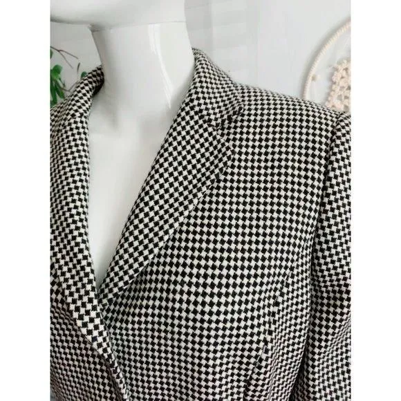 Listing Image Blurred Background