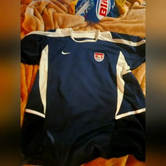 Listing Image Blurred Background