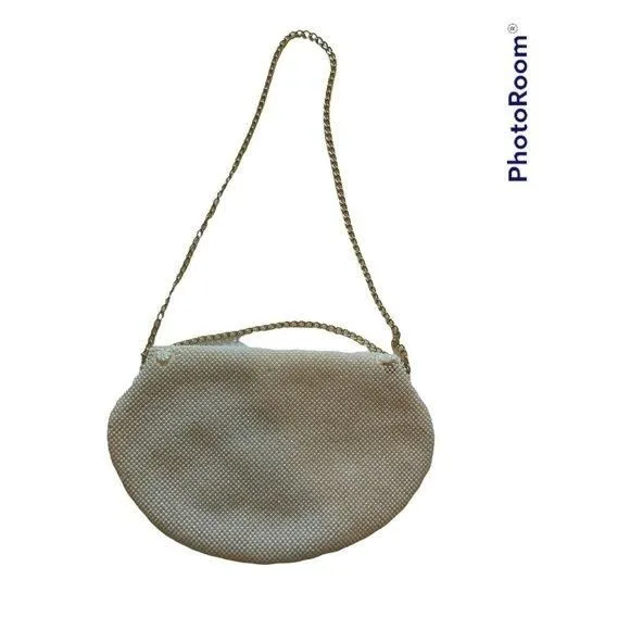 Listing Image Blurred Background