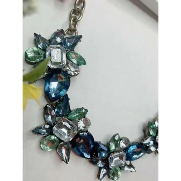 Listing Image Blurred Background