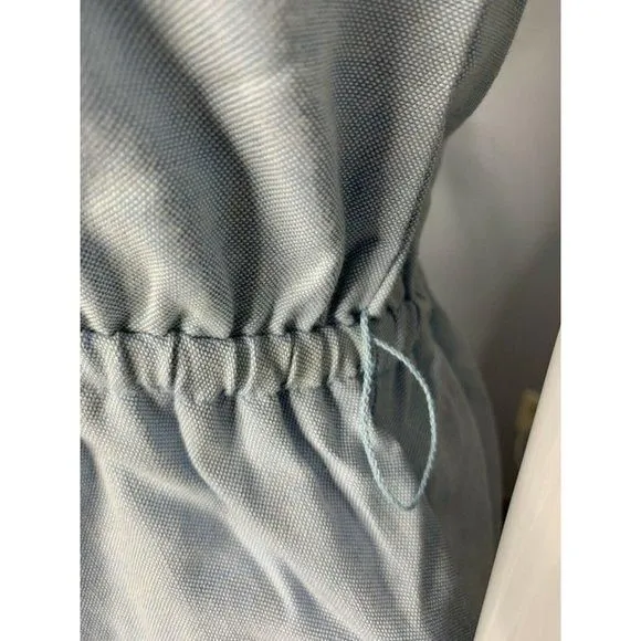 Listing Image Blurred Background