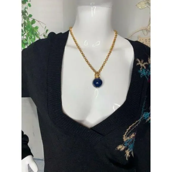 Listing Image Blurred Background