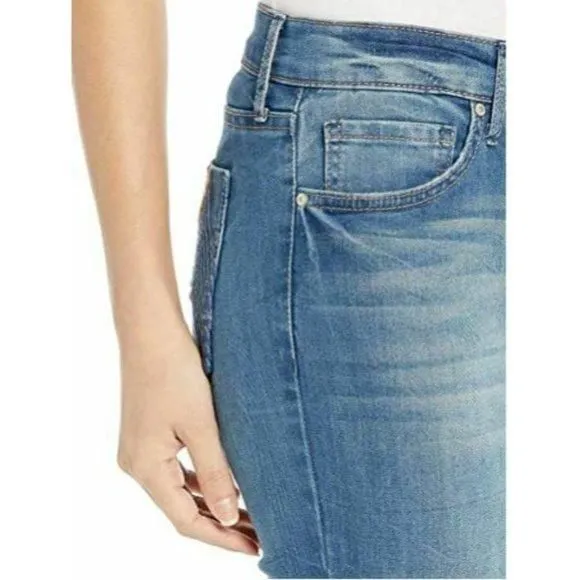 Listing Image Blurred Background