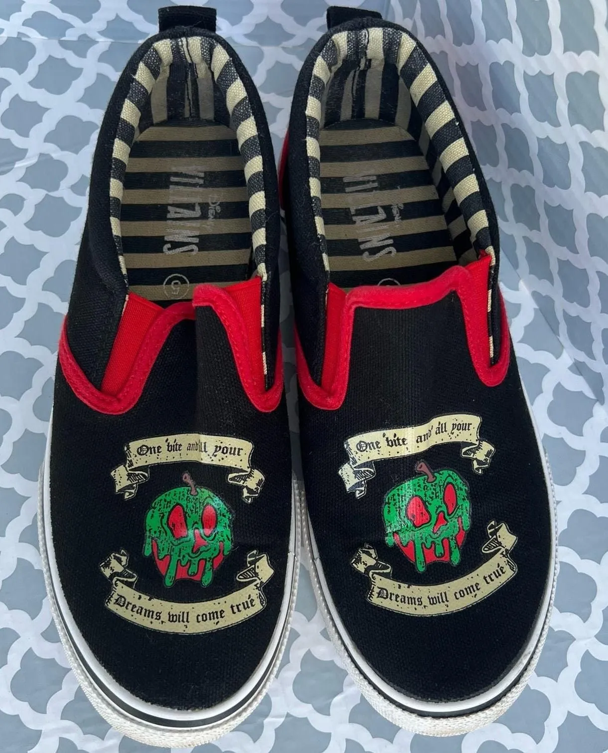 Product image for Disney Villains Evil Queen Poison Apple Slip On Shoes Size 5 Pre-Loved - used - Disney