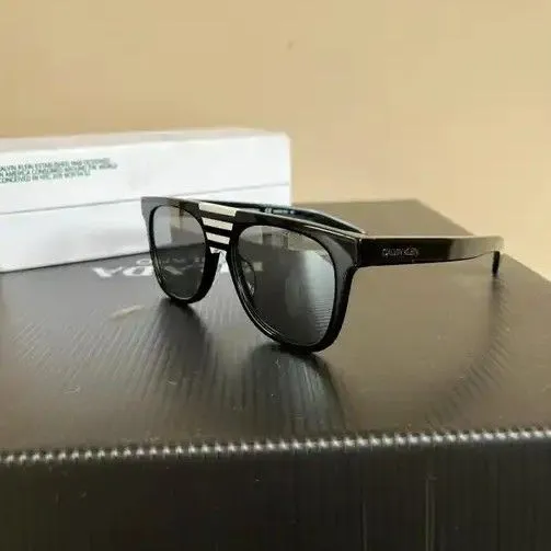 Listing Image Blurred Background