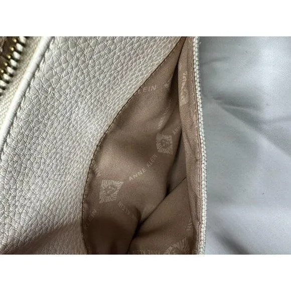 Listing Image Blurred Background