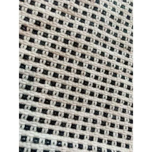 Listing Image Blurred Background