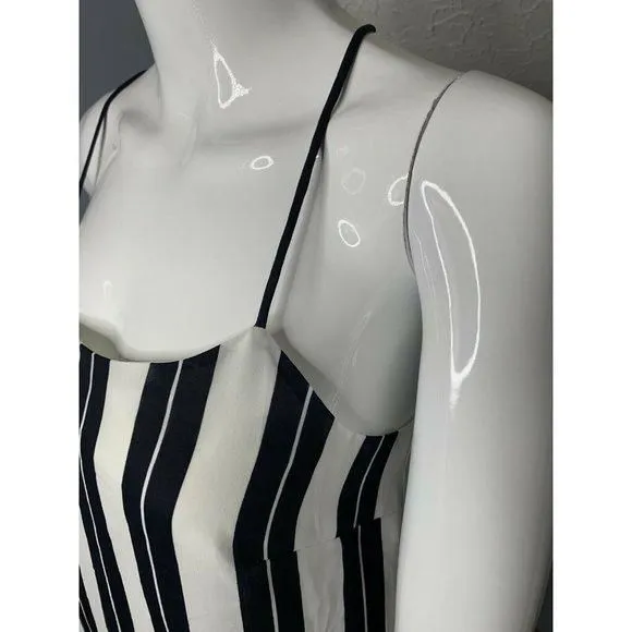 Listing Image Blurred Background