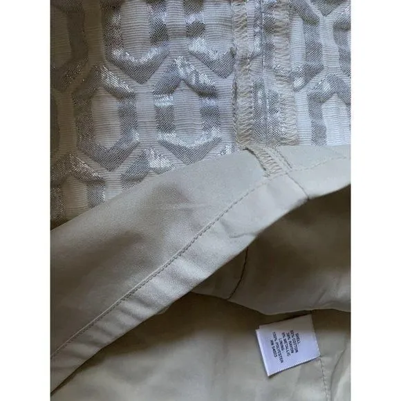 Listing Image Blurred Background