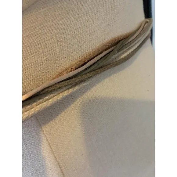 Listing Image Blurred Background