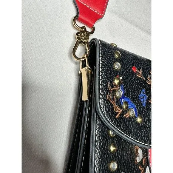 Listing Image Blurred Background