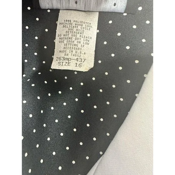 Listing Image Blurred Background