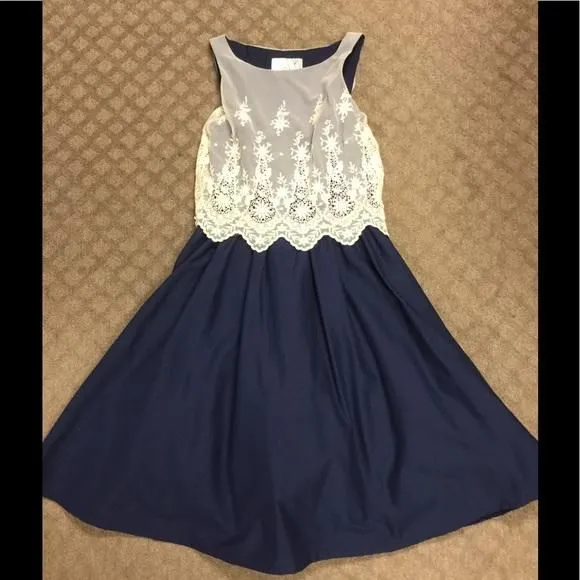 Listing Image Blurred Background